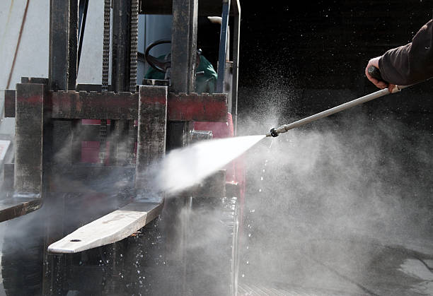 Best Pressure Washing Driveway  in West Glendive, MT